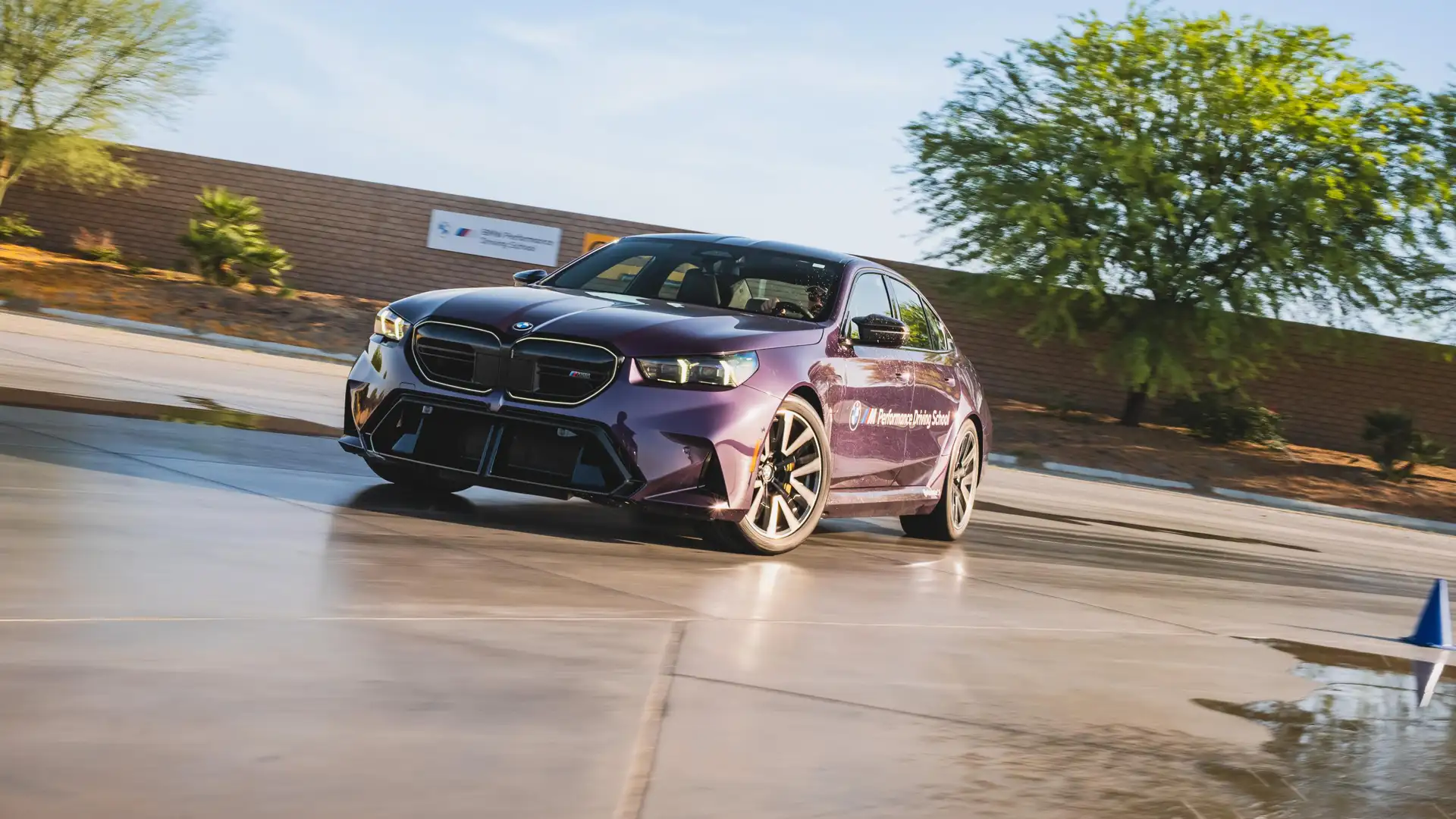 BMW M5 drifting
